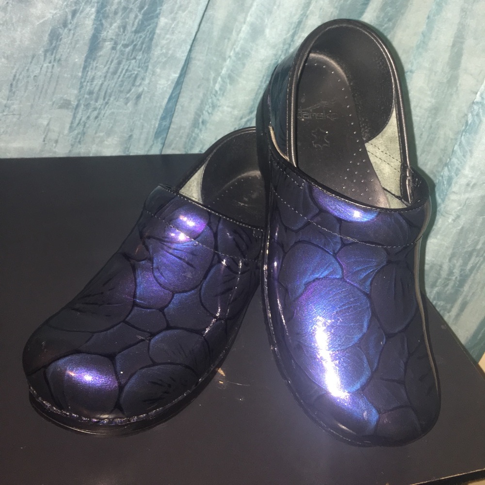 Gentley used pair of cute Dansko shoes size 40